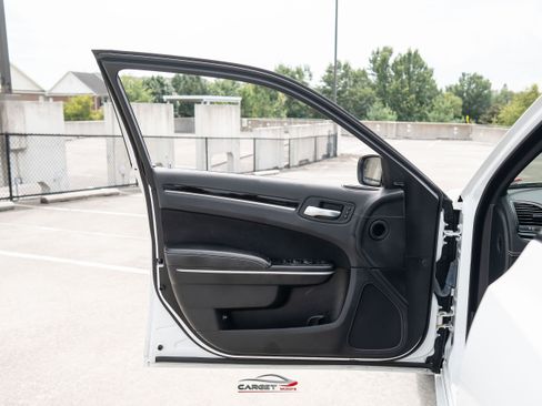 Used 2023 Chrysler 300 C RWD image 38