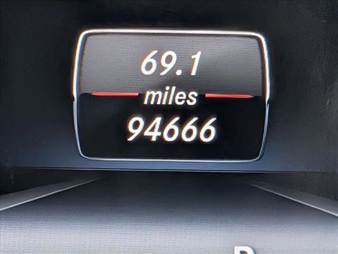 Used 2014 Mercedes-Benz CLA 250 image 11