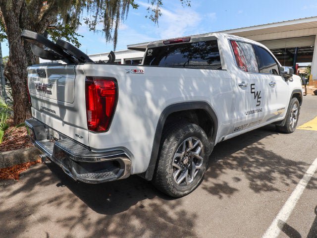 Used 2023 GMC Sierra 1500 SLT w/ SLT Premium Package AWD/4WD image 4