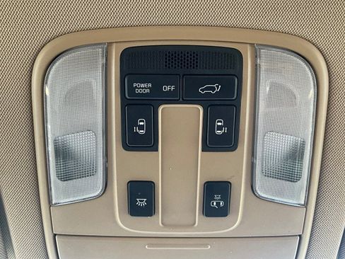 Used 2016 Kia Sedona SX FWD image 19