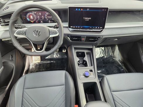 New 2026 Volkswagen Tiguan SE R-Line AWD/4WD image 16