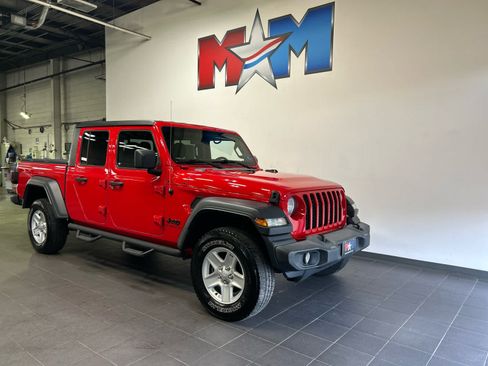 Used 2020 Jeep Gladiator Sport w/ Quick Order Package 24S AWD/4WD image 2