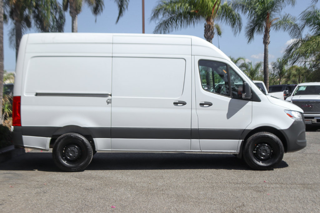 Used 2022 Mercedes-Benz Sprinter 1500 image 11