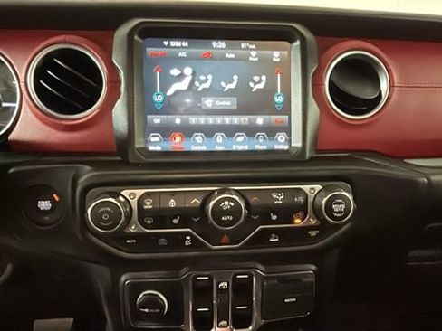 Used 2023 Jeep Wrangler Unlimited Rubicon 4xe AWD/4WD image 22