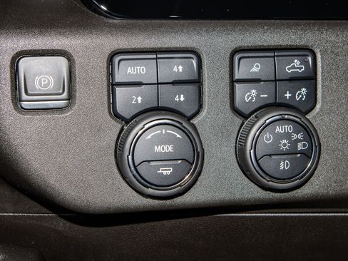 Used 2024 Chevrolet Silverado 1500 LTZ w/ LTZ Convenience Package II image 25