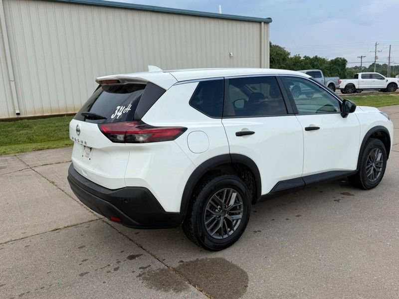Used 2021 Nissan Rogue S FWD image 3