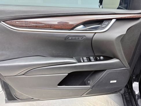 Used 2013 Cadillac XTS Luxury image 15