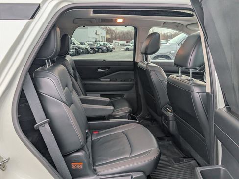 Used 2022 Nissan Pathfinder SL w/ SL Premium Package image 12