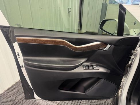 Used 2017 Tesla Model X P100D image 14