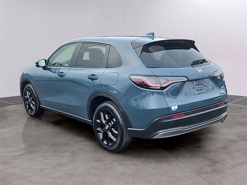 Certified 2023 Honda HR-V Sport image 6