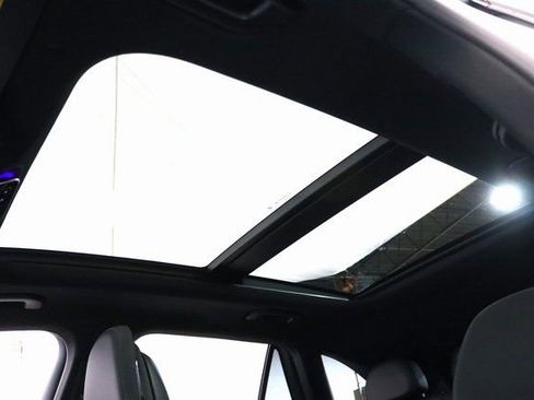 Used 2024 Mercedes-Benz GLC 300 4MATIC w/ Driver Assistance Package image 11