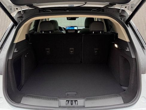 New 2026 Lincoln Corsair Premiere image 18