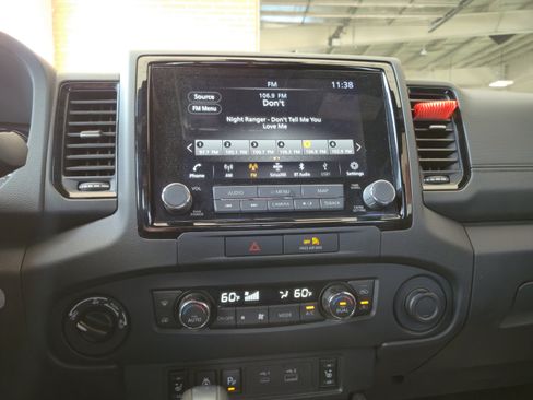 Used 2022 Nissan Frontier PRO-4X w/ Pro-4X Premium Package AWD/4WD image 65
