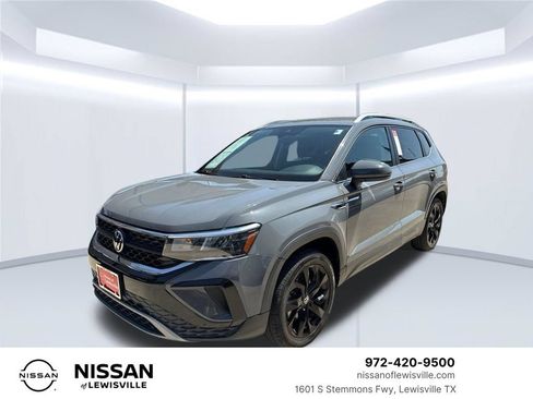 Used 2022 Volkswagen Taos SE w/ IQ.Drive SE Package AWD/4WD image 1