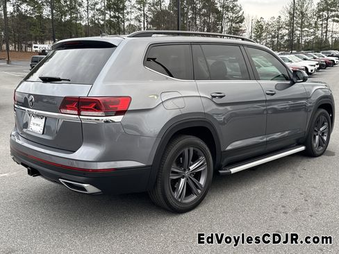 Used 2022 Volkswagen Atlas SE image 3