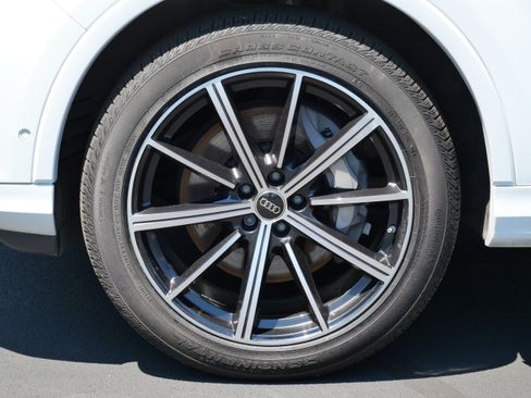 Used 2024 Audi Q7 3.0T Premium Plus AWD/4WD image 10