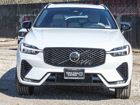 New 2026 Volvo XC60 B5 Plus w/ Climate Package PRO image 16