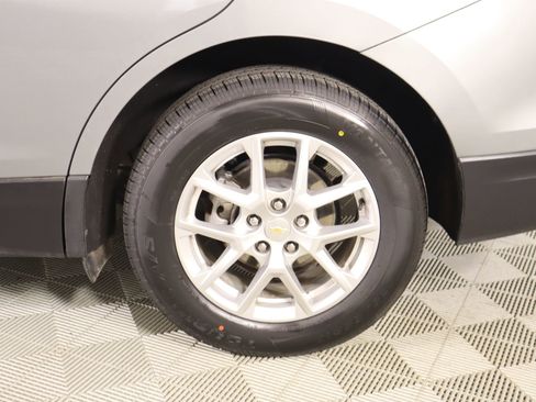 Used 2024 Chevrolet Equinox LS w/ LS Convenience Package image 17