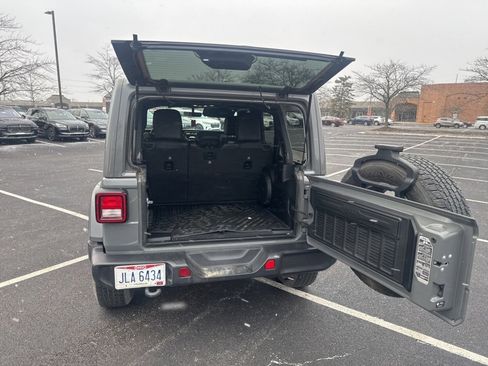 Used 2021 Jeep Wrangler Unlimited Sahara image 13