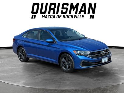 Used 2023 Volkswagen Jetta SE w/ Panoramic Sunroof Package