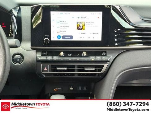 Used 2025 Toyota Camry LE FWD image 31