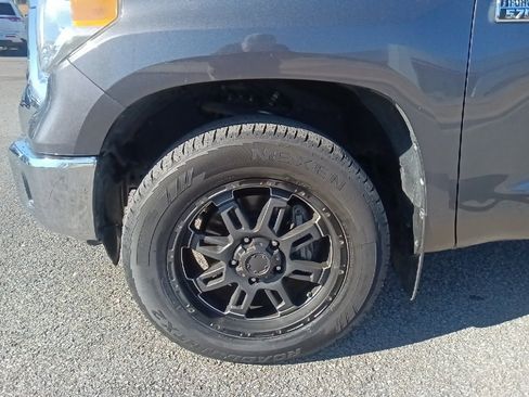 Used 2016 Toyota Tundra SR5 image 10