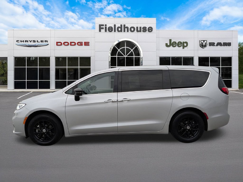 Used 2024 Chrysler Pacifica Touring-L FWD image 7