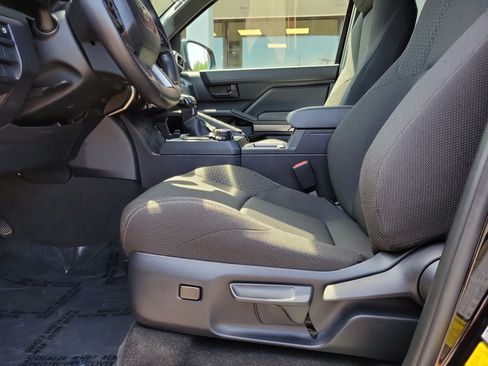 Used 2025 Toyota 4Runner SR5 AWD/4WD image 16