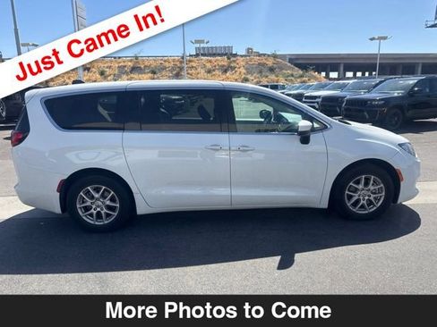 Used 2022 Chrysler Voyager LX FWD image 7