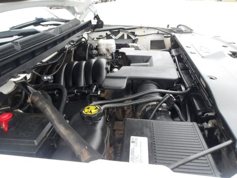 Used 2018 Chevrolet Silverado 1500 W/T w/ Trailering Package AWD/4WD image 24