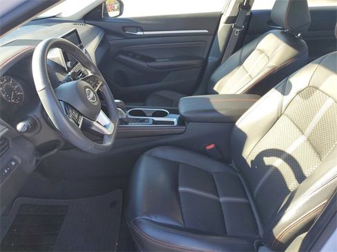 Used 2023 Nissan Altima 2.5 SR image 17