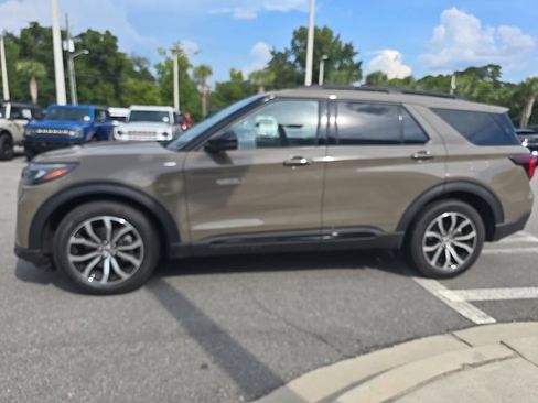 Used 2026 Ford Explorer ST-Line RWD image 5