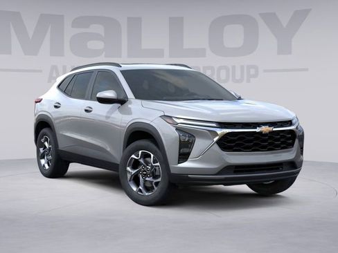 New 2026 Chevrolet Trax LT w/ Sunroof Package image 8