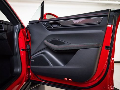 New 2026 Porsche Macan GTS Electric image 27