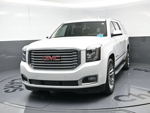 Used 2017 GMC Yukon XL SLT w/ Premium Edition AWD/4WD image 11