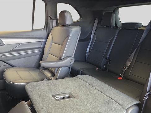 Used 2025 Buick Enclave Preferred image 16