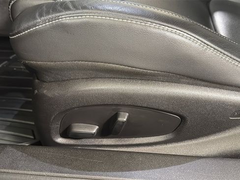 Used 2020 Chevrolet Camaro LT w/ RS Package image 15