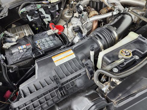 Used 2023 Ford F250 XLT w/ FX4 Off-Road Package image 18