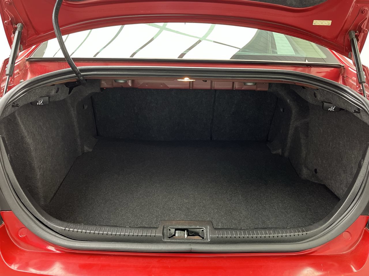 Used 2012 Ford Fusion SEL FWD image 3