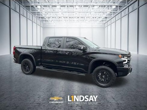 Used 2025 Chevrolet Silverado 1500 ZR2 w/ Technology Package image 21