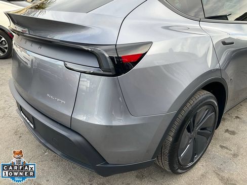 Used 2026 Tesla Model Y Long Range AWD/4WD image 82
