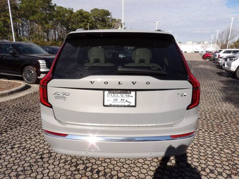 New 2026 Volvo XC90 T8 Ultra w/ Protection Package Premier AWD/4WD image 6