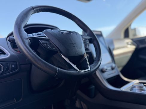 Used 2023 Ford Edge SEL image 14