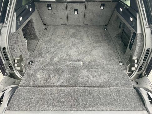 Certified 2025 Land Rover Range Rover SE image 34