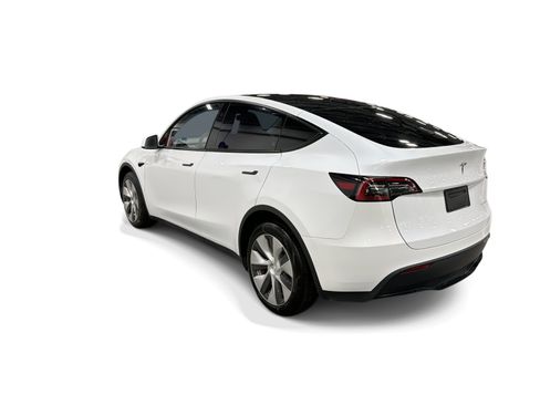 Certified 2023 Tesla Model Y Long Range AWD/4WD image 4