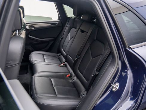 Certified 2022 Porsche Macan S image 18