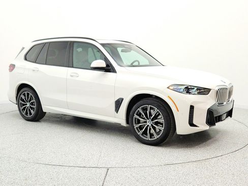 Used 2025 BMW X5 xDrive50e w/ M Sport Package AWD/4WD image 3