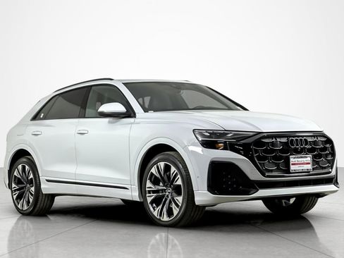 Used 2024 Audi Q8 Premium Plus w/ Premium Plus Package image 7