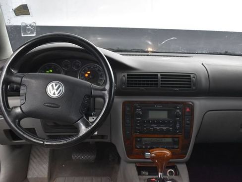 Used 2004 Volkswagen Passat GLX AWD/4WD image 8