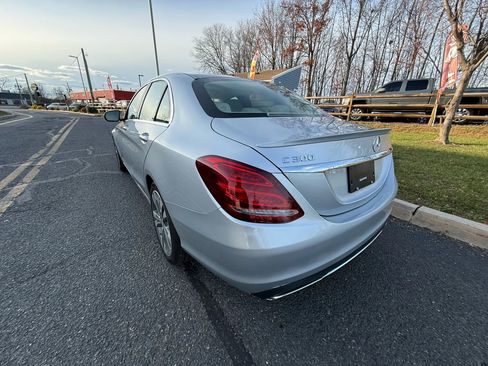 Used 2017 Mercedes-Benz C 300 Sedan image 4